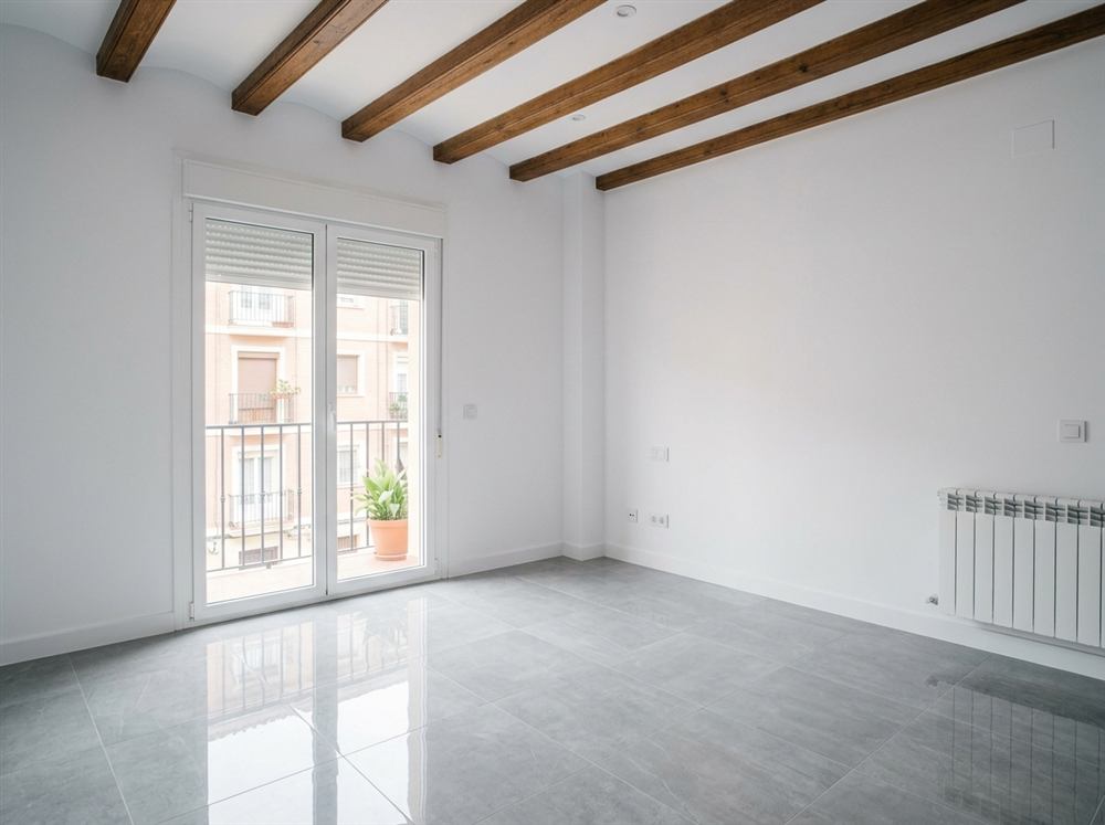 Interior de vivienda de obra nueva sin amueblar